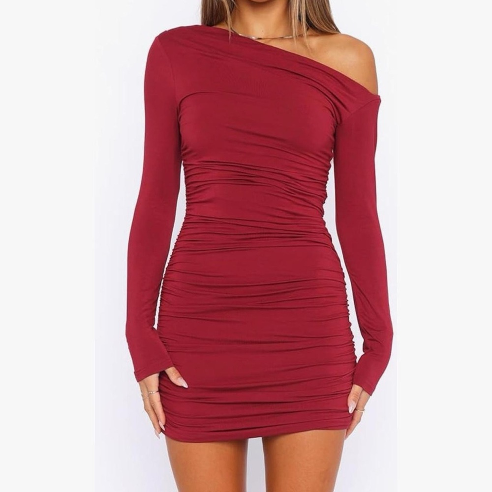 Red Ruched Off the Shoulder Long Sleeve Dress Size Small BRAND NEW